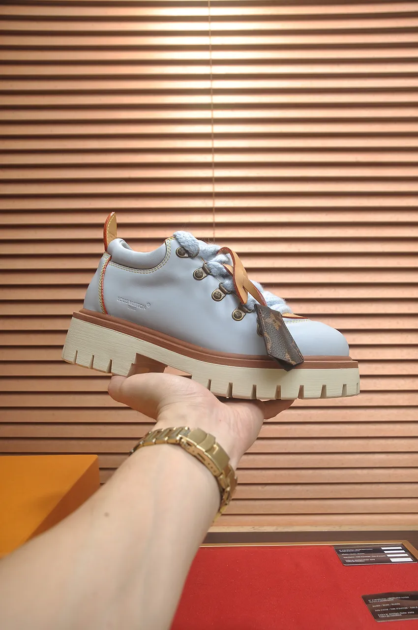 Men's shoes 💰660💶 LV Louis Vuitton 2025 autumn and winter new couple's new style, the original version is developed one to one, retro fashion, handsome and cool mountaineering derby shoes are out of stock 👍 💎 Material: imported first-layer cowhide 💎 Lining: imported lambskin 💎 Outsole: original molded TR non-slip sole 💎 Bottom height: 3.5cm 💎 Shoe size: 35-45 for both men and women